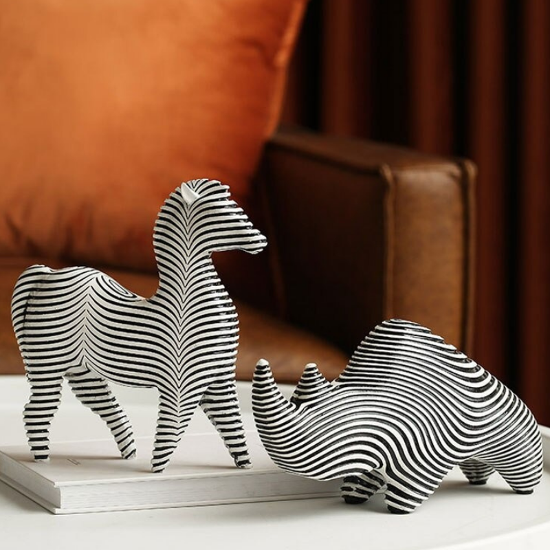 HomeQuill™ Modern B&W Animal Figurines - Nordic Side - 