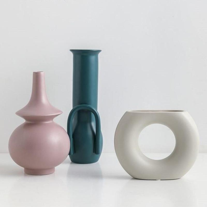 Armuelles Handcrafted Ceramic Vase - Armuelles