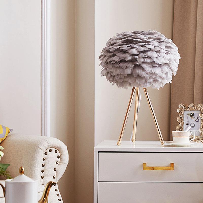 Whimsical Feather Lamp - Nordic Side - 