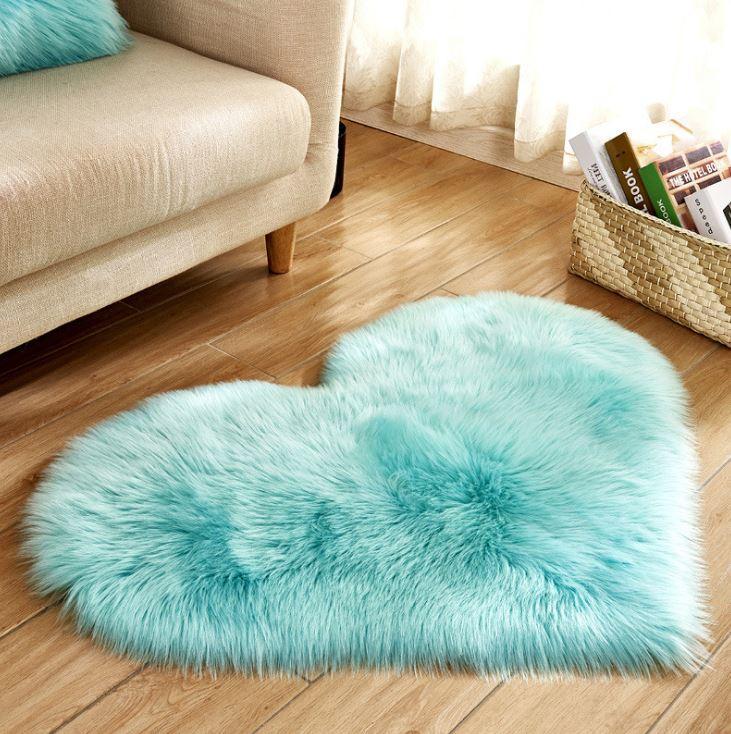 Faux Fur Heart Shaped Carpet - Nordic Side - 