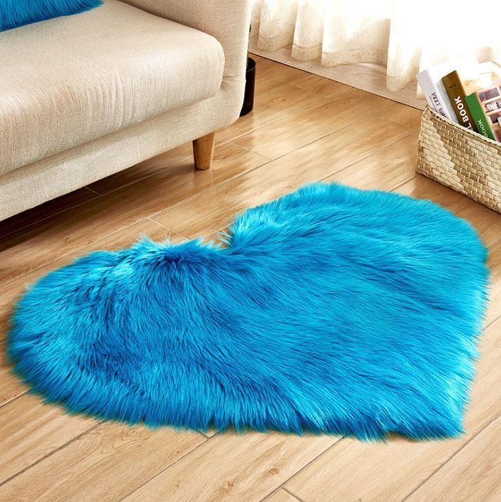 Faux Fur Heart Shaped Carpet - Nordic Side - 