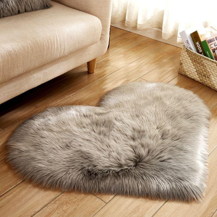 Faux Fur Heart Shaped Carpet - Nordic Side - 