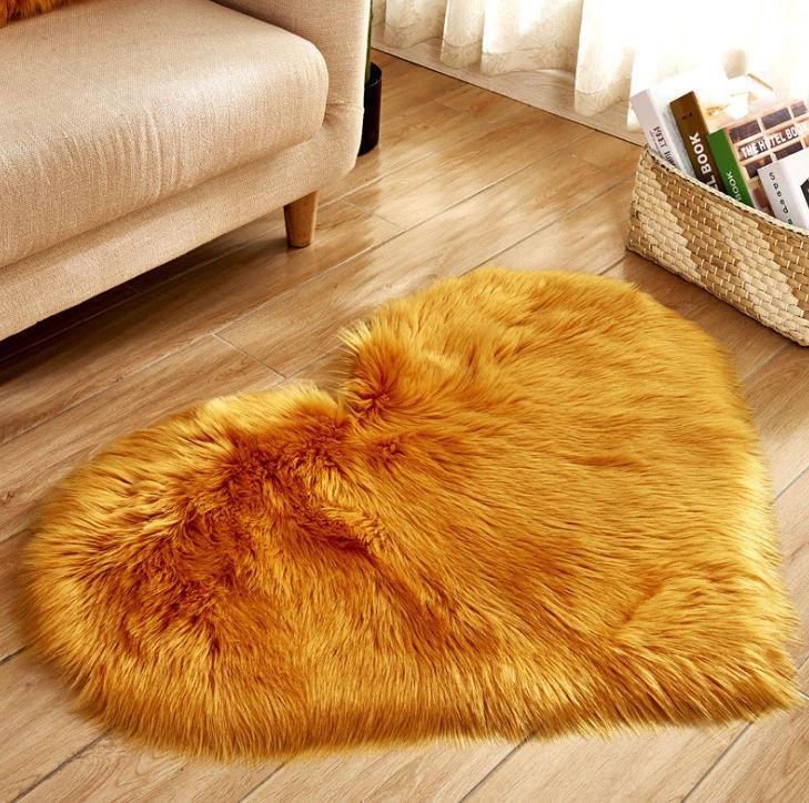 Faux Fur Heart Shaped Carpet - Nordic Side - 