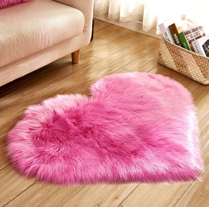 Faux Fur Heart Shaped Carpet - Nordic Side - 