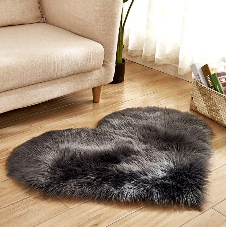 Faux Fur Heart Shaped Carpet - Nordic Side - 