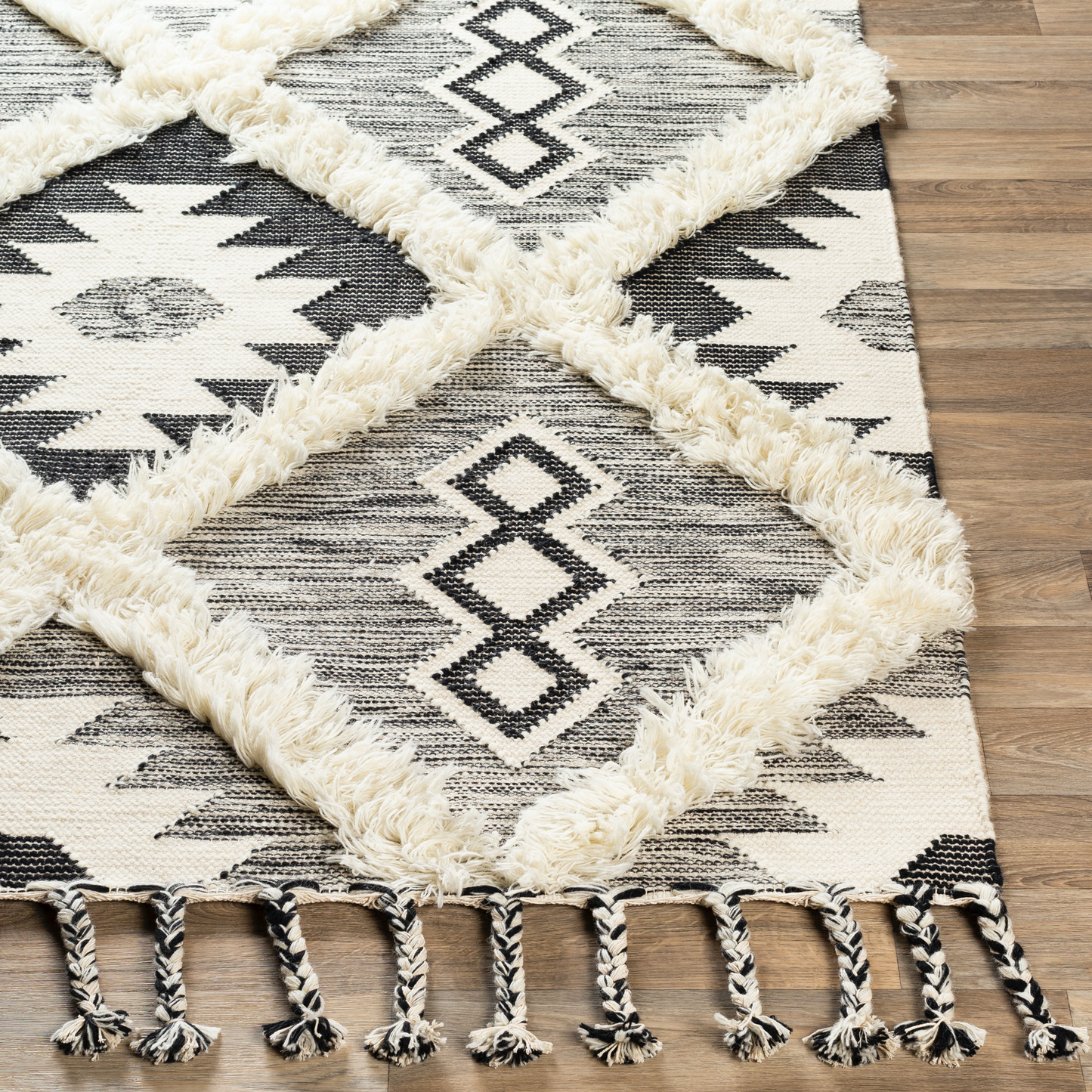 Apache Royal Rug - Nordic Side - 