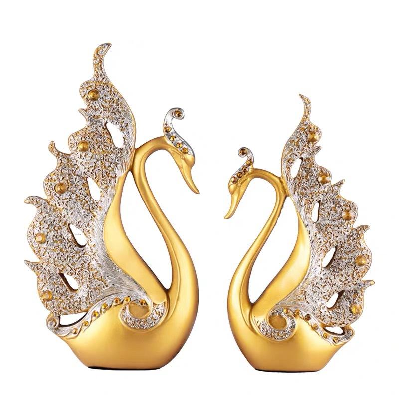 Royal Luxurious Royal Swan Pair