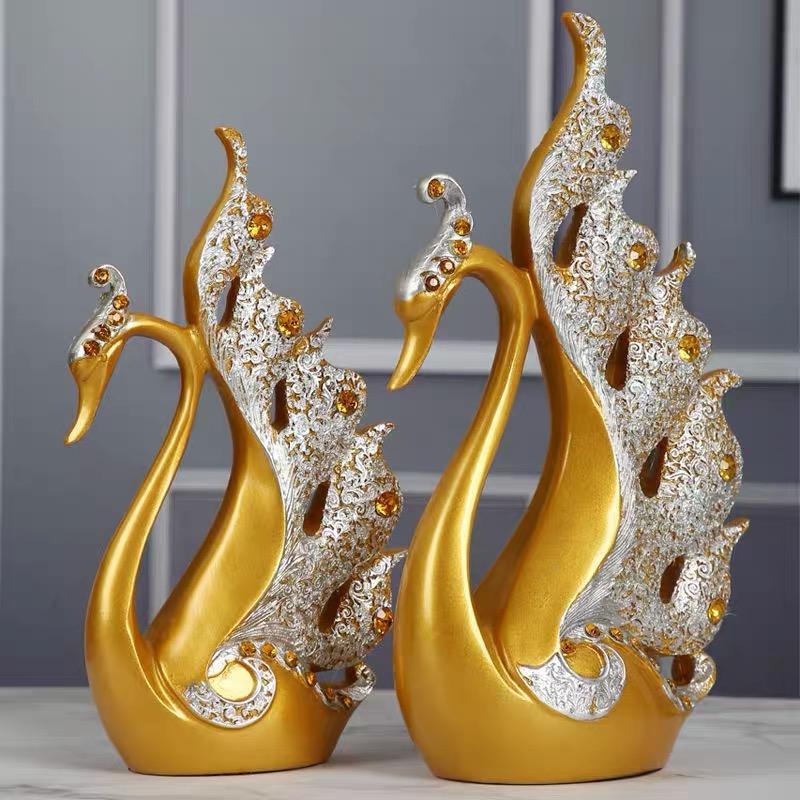 Royal Luxurious Royal Swan Pair