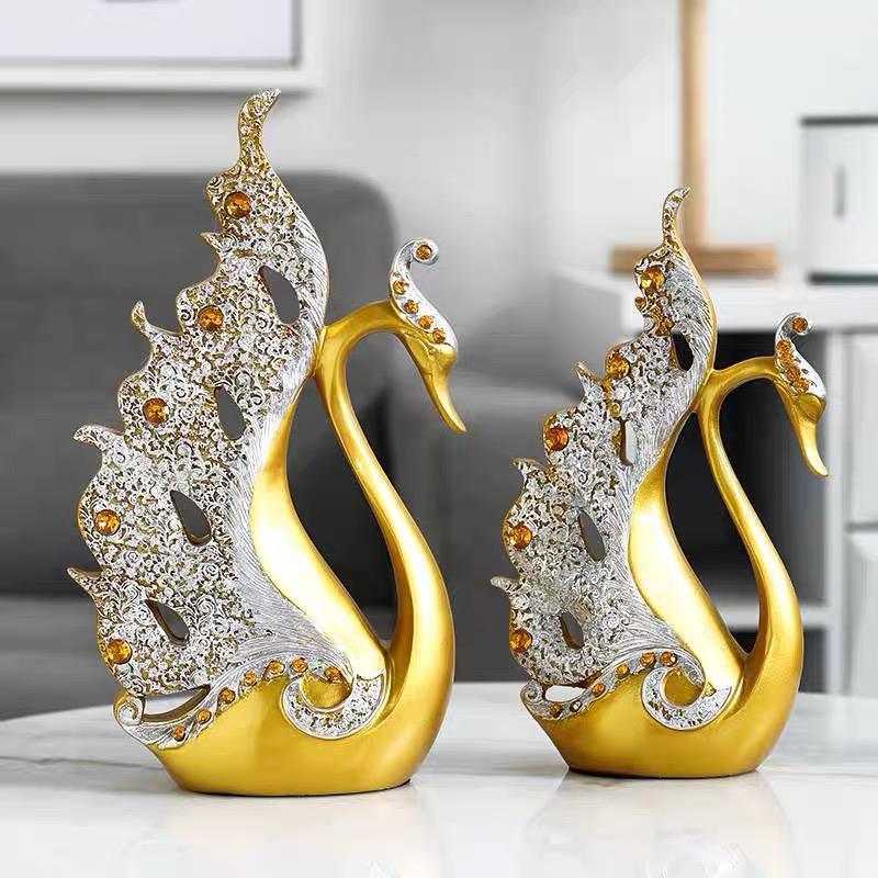 Royal Luxurious Royal Swan Pair