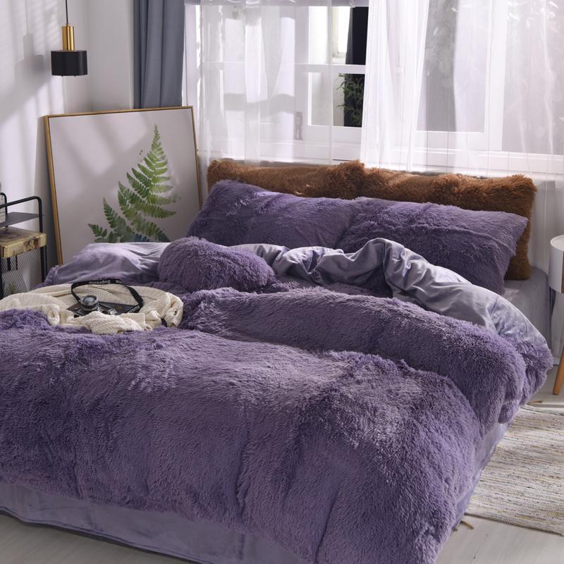 Colorful 4 Piece Faux Fur Bedding Set - Nordic Side - 