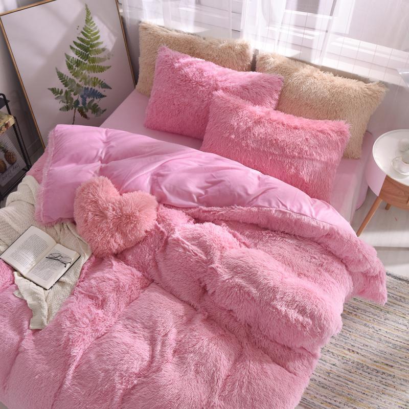 Colorful 4 Piece Faux Fur Bedding Set - Nordic Side - 