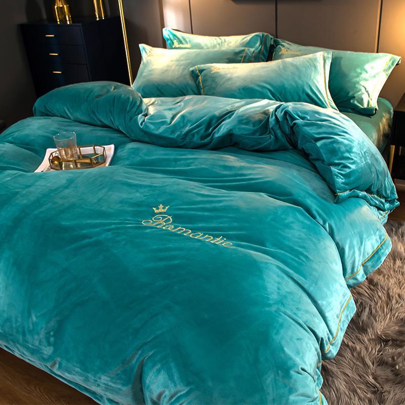 Romantic Velvet Bedding Set - Nordic Side - 