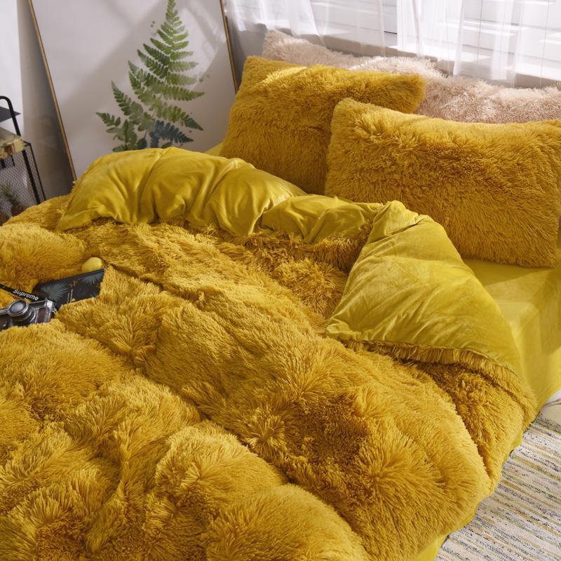 Colorful 4 Piece Faux Fur Bedding Set - Nordic Side - 