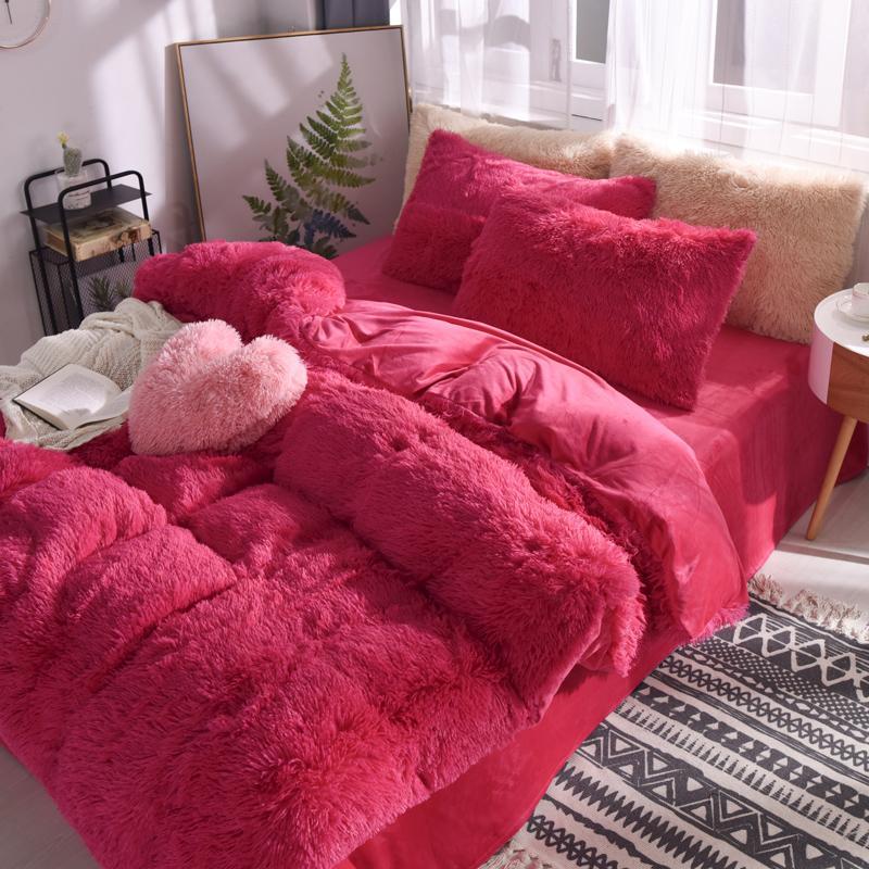 Luxurious 4 Piece Faux Fur Bedding Set - Nordic Side - 