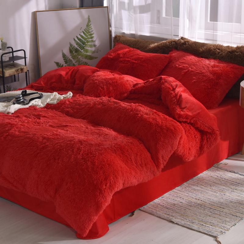 Colorful 4 Piece Faux Fur Bedding Set - Nordic Side - 