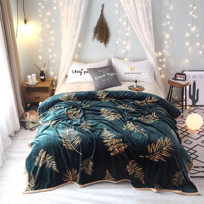 Soft Leaves Print Bedspread - Nordic Side - 