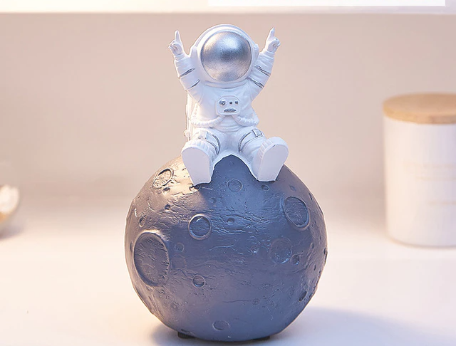 Home Decor Astronaut Coin Box