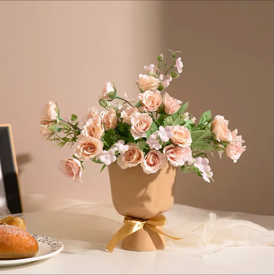 Mini Bowknot Planter for Aesthetic Spaces