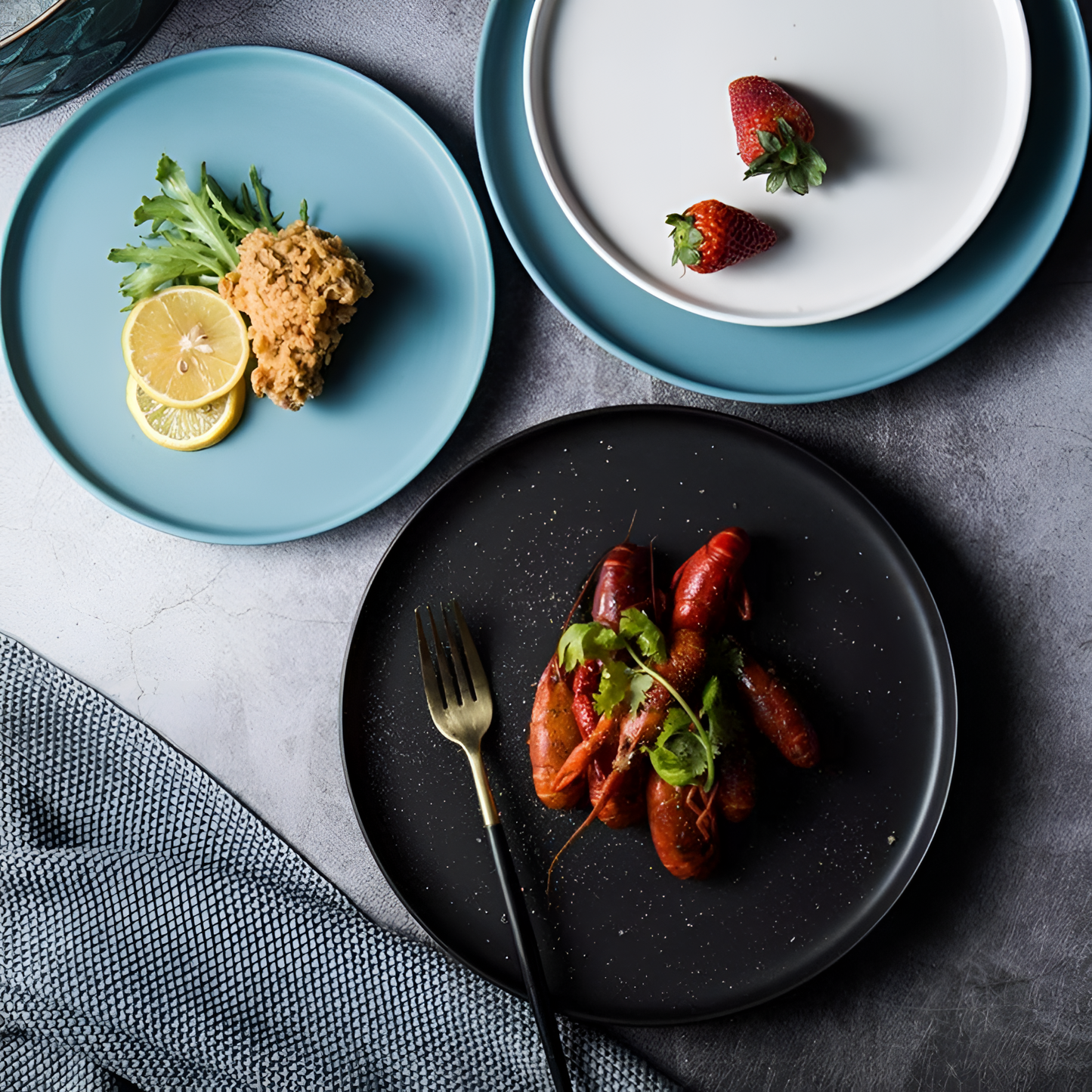 Plain Elegant Porcelain Plate | Tableware | NordicAbode.com