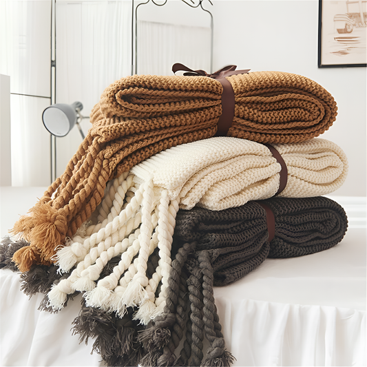 Chunky Cozy Tassel Blanket | Blankets | NordicAbode.com