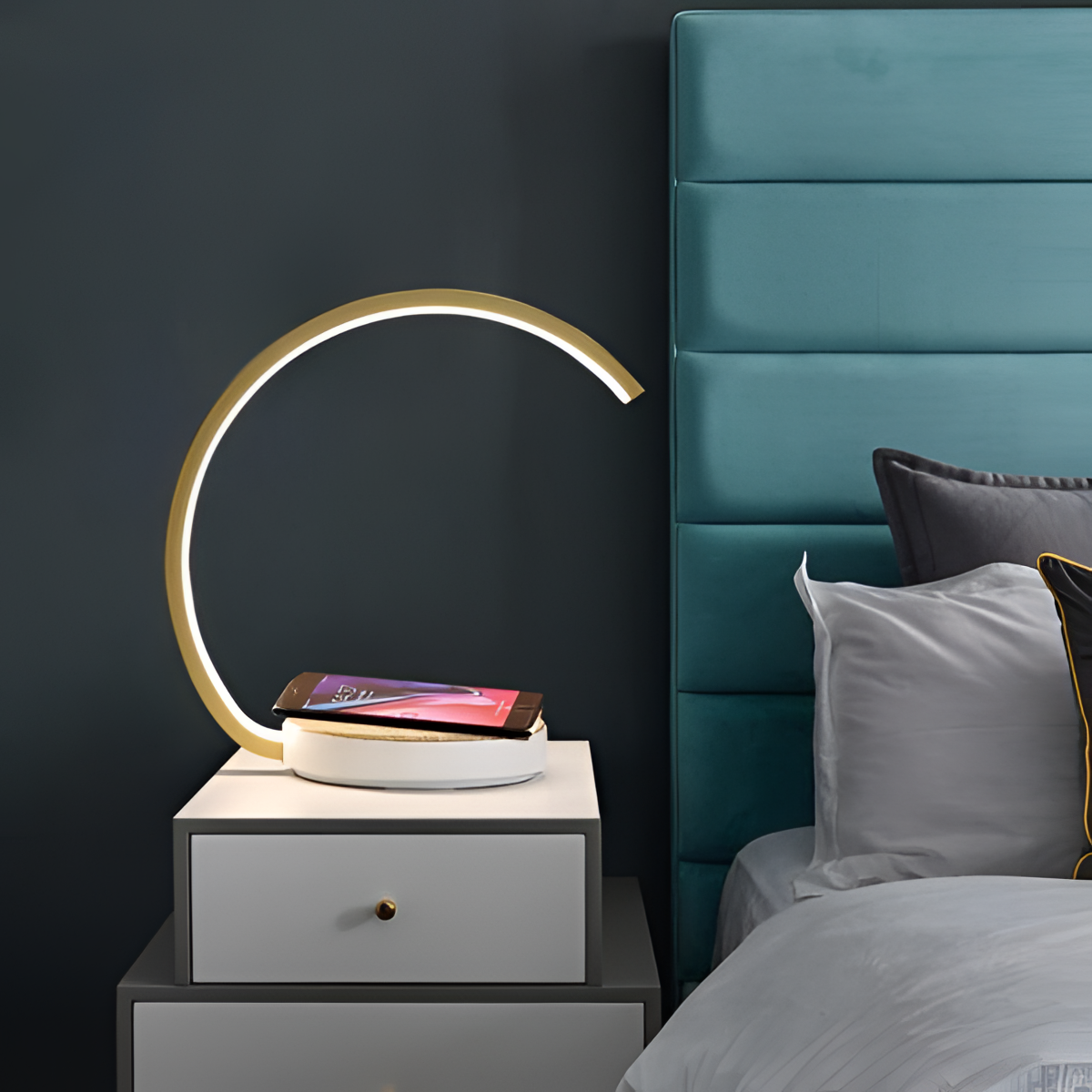 Cresent'S Luxurious Wireless Charging Lamp | Lighting | NordicAbode.com