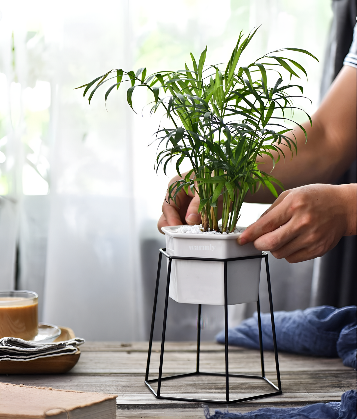 Dynesty Hexagon Ceramic Planter Stand | Planters | NordicAbode.com