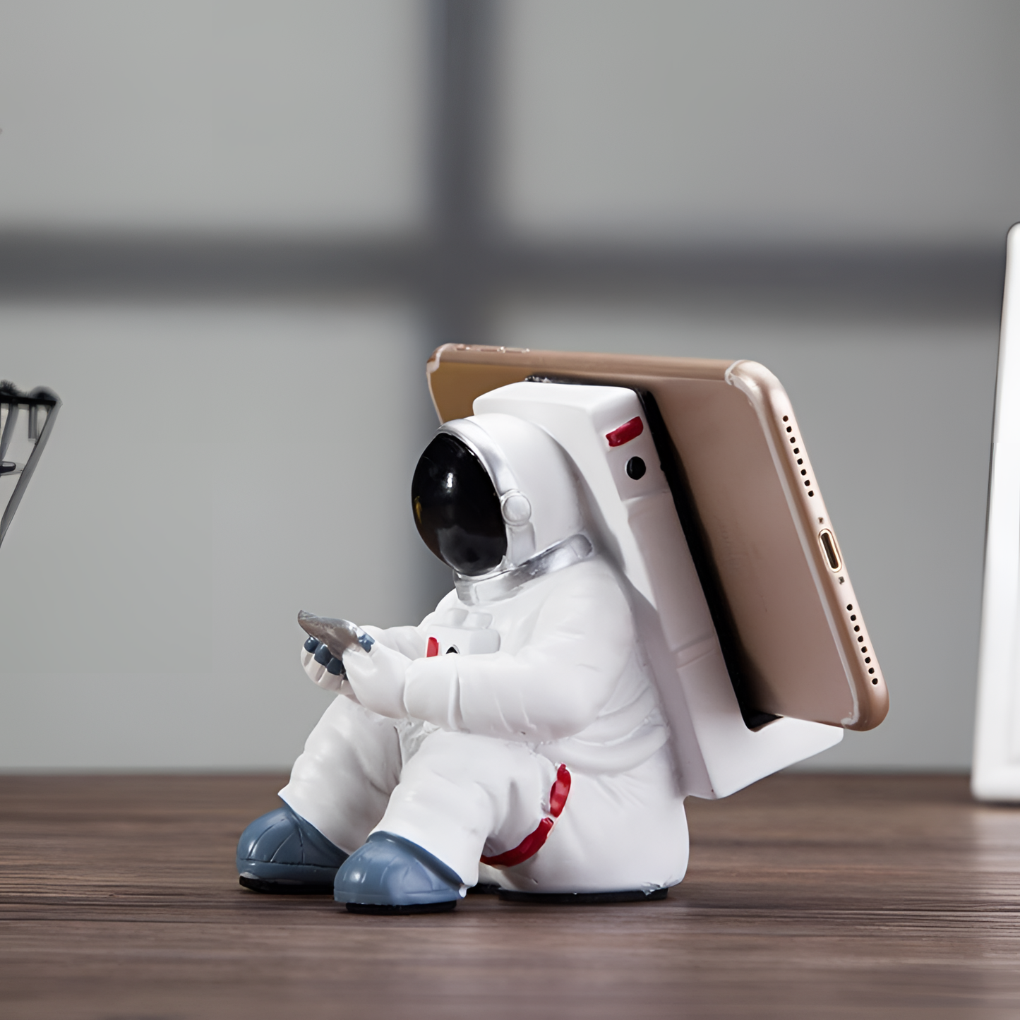 Decorative Astronaut Phone Holder Decor Piece | Desk Accessories | NordicAbode.com