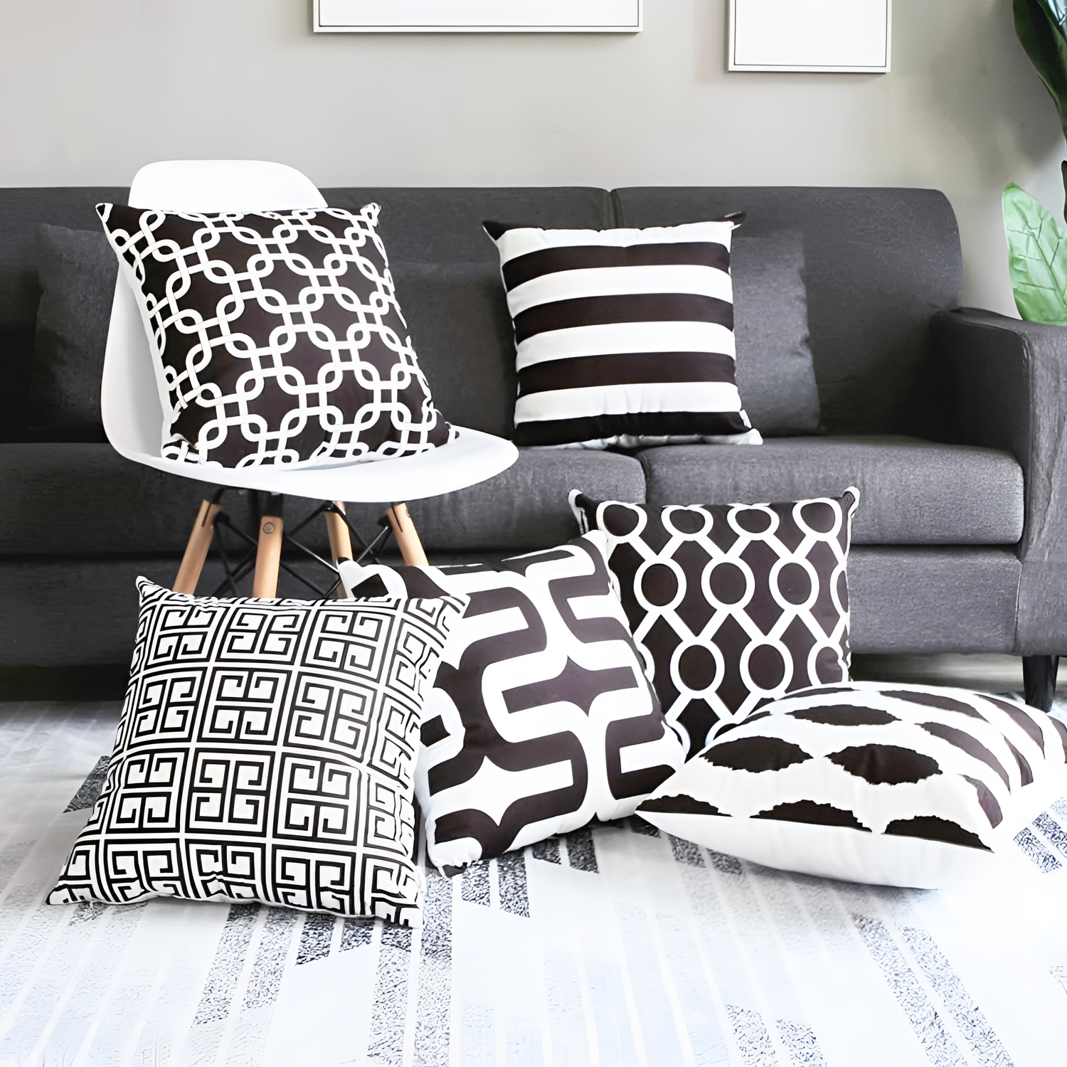 B&W Geometric Cushion Cover - White/Black | Cushions | NordicAbode.com