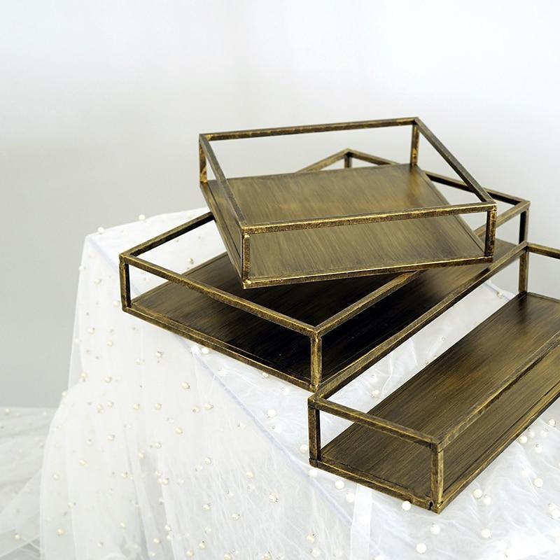 Vintage & Rusty Gold Stand - Nordic Side - 