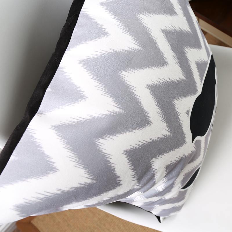 B&W Velvet Vintage Cushion - Nordic Side - 