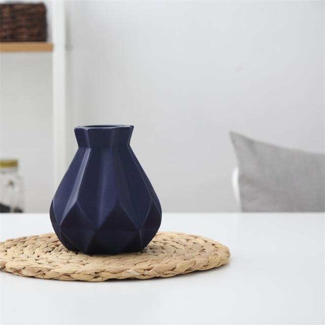 Matt Diamond Porcelain Vase - Nordic Side - 