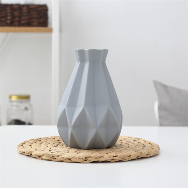 Matt Diamond Porcelain Vase - Nordic Side - 