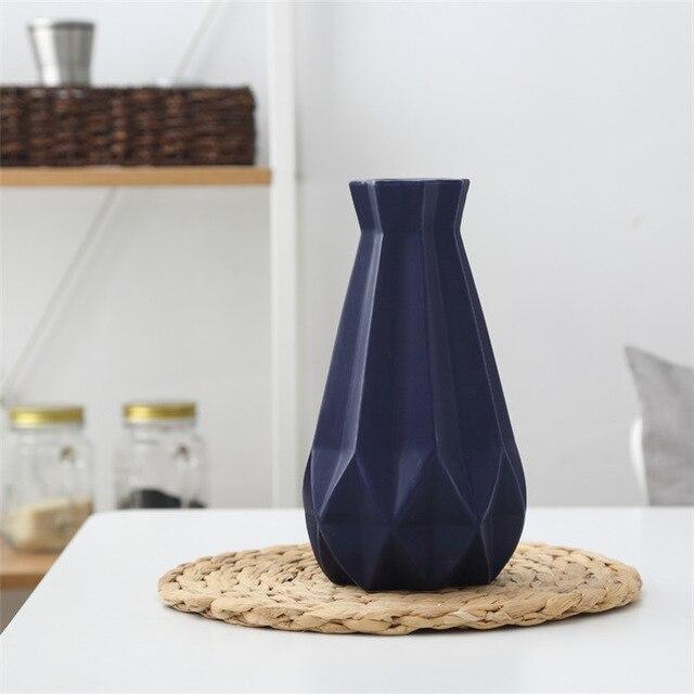 Matt Diamond Porcelain Vase - Nordic Side - 