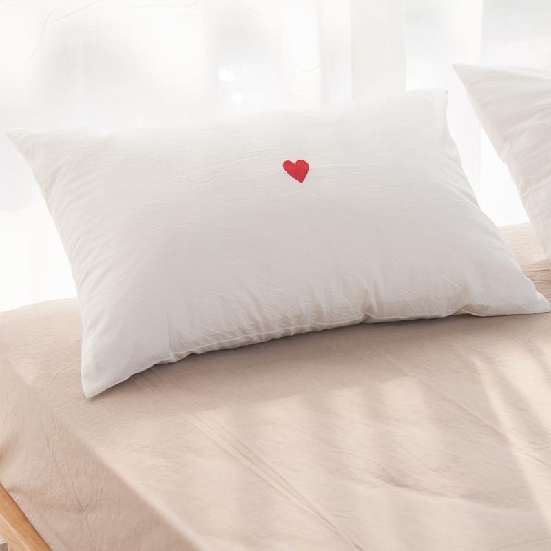 White Cotton Pillowcase with Heart - Nordic Side - 