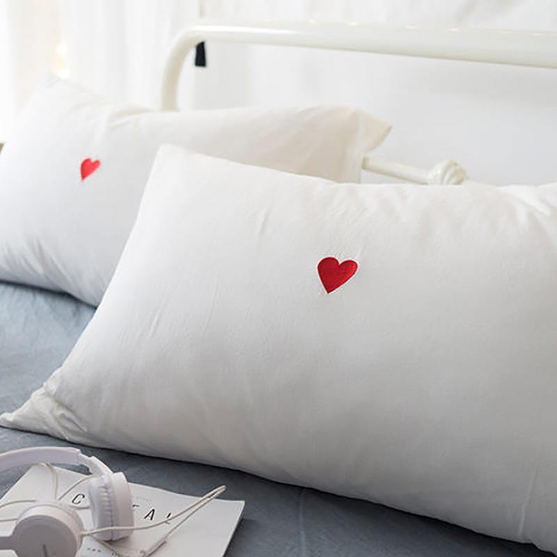 White Cotton Pillowcase with Heart - Nordic Side - 