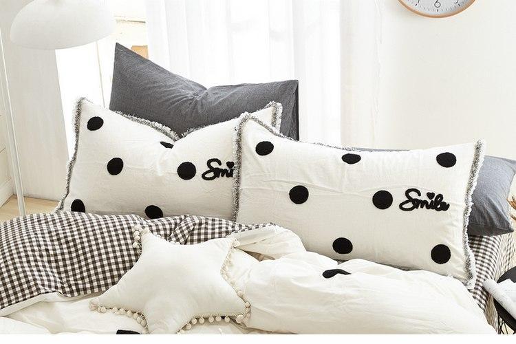 Smile Dot Pillow Case - Nordic Side - 