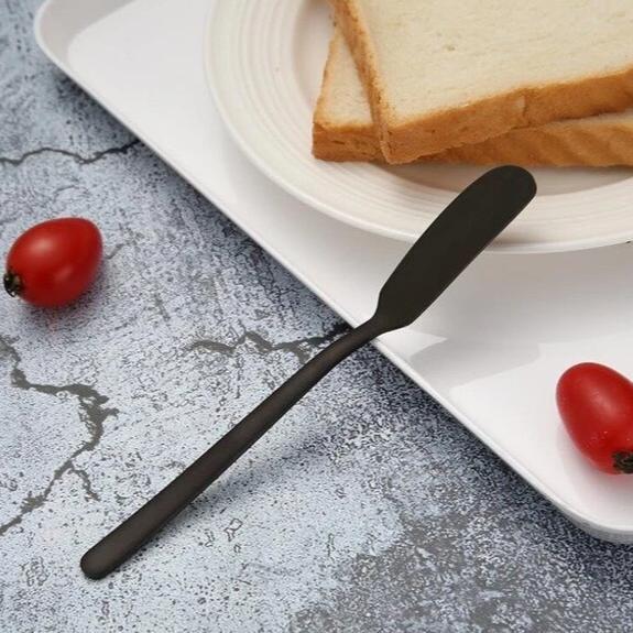 Modern Metal Butter Knife - Nordic Side - 