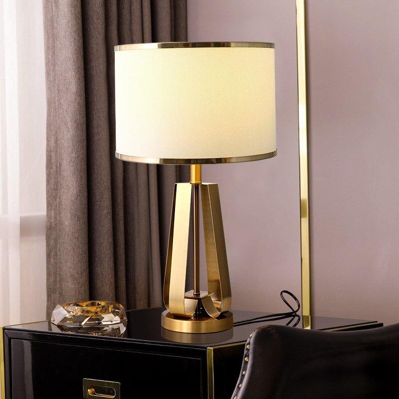 Lages Classic Table Lamp - Metal Base