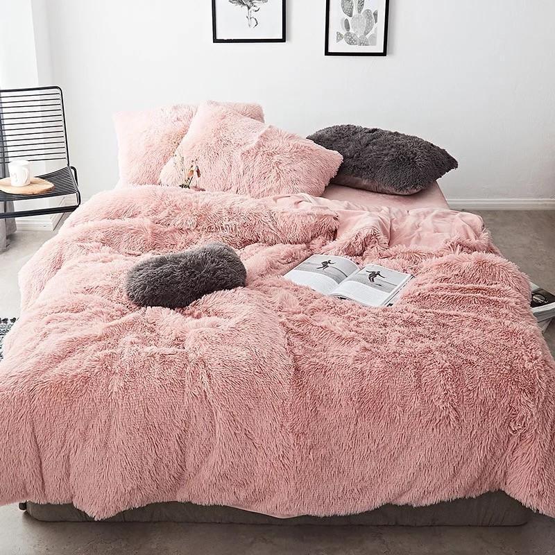 Colorful 4 Piece Faux Fur Bedding Set - Nordic Side - 