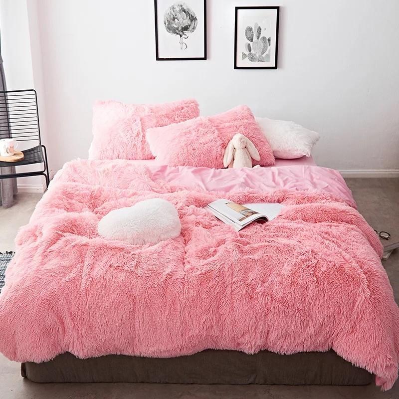 Luxurious 4 Piece Faux Fur Bedding Set - Nordic Side - 