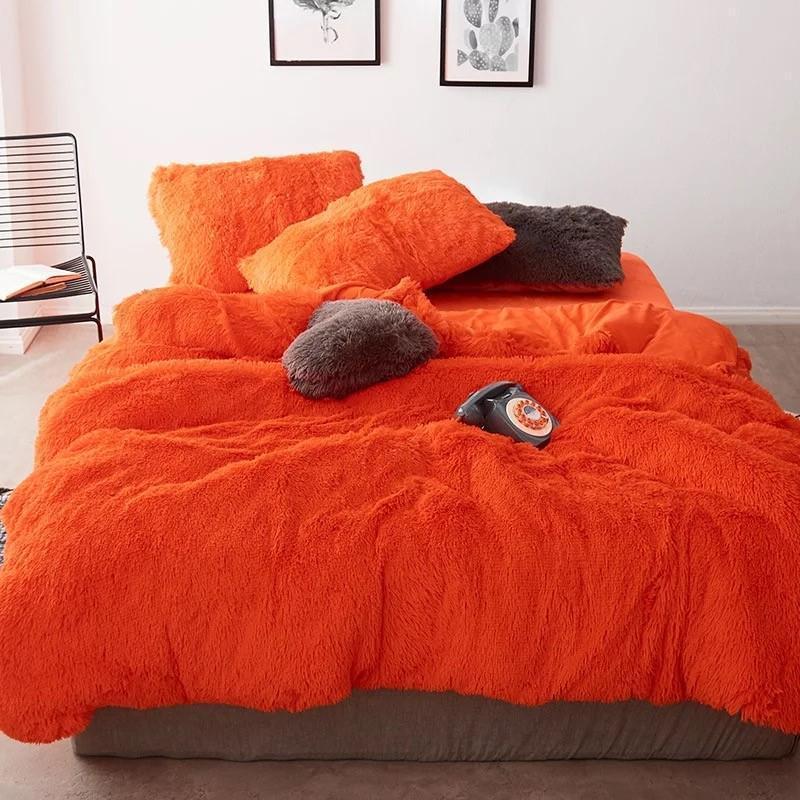 Luxurious 4 Piece Faux Fur Bedding Set - Nordic Side - 