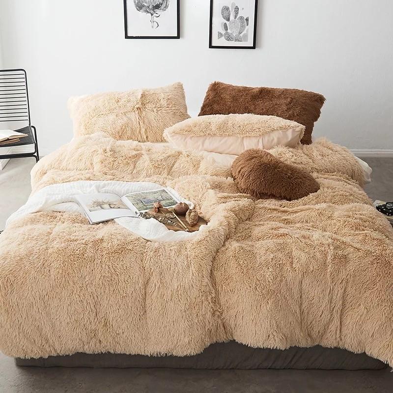 Colorful 4 Piece Faux Fur Bedding Set - Nordic Side - 