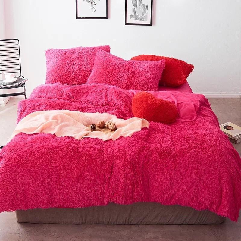 Luxurious 4 Piece Faux Fur Bedding Set - Nordic Side - 