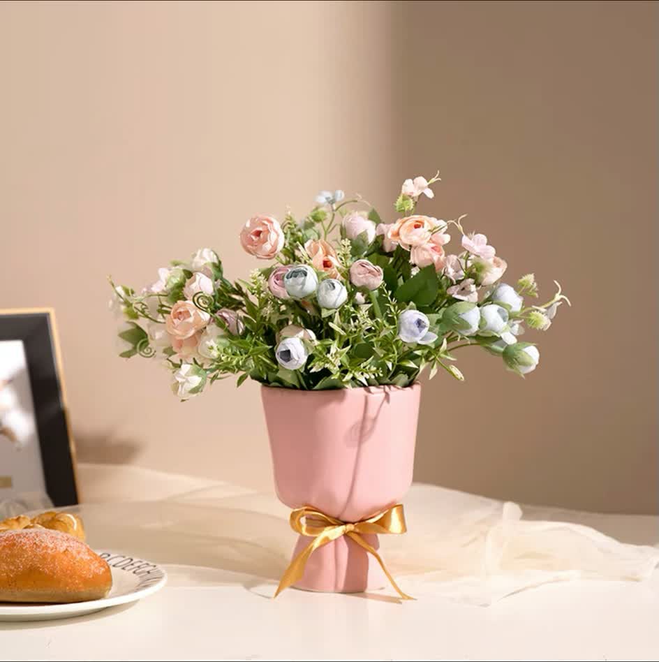 Mini Bowknot Planter for Aesthetic Spaces