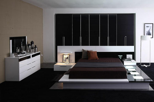 Mikell Lacquer Platform Queen Bed