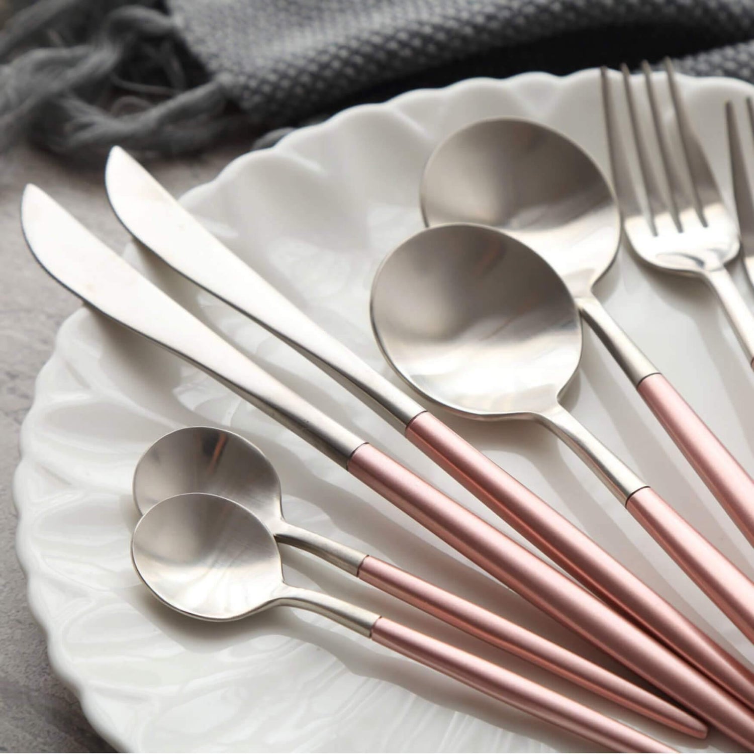 4 Pcs Pink & Silver Cutlery Set - Nordic Side - 