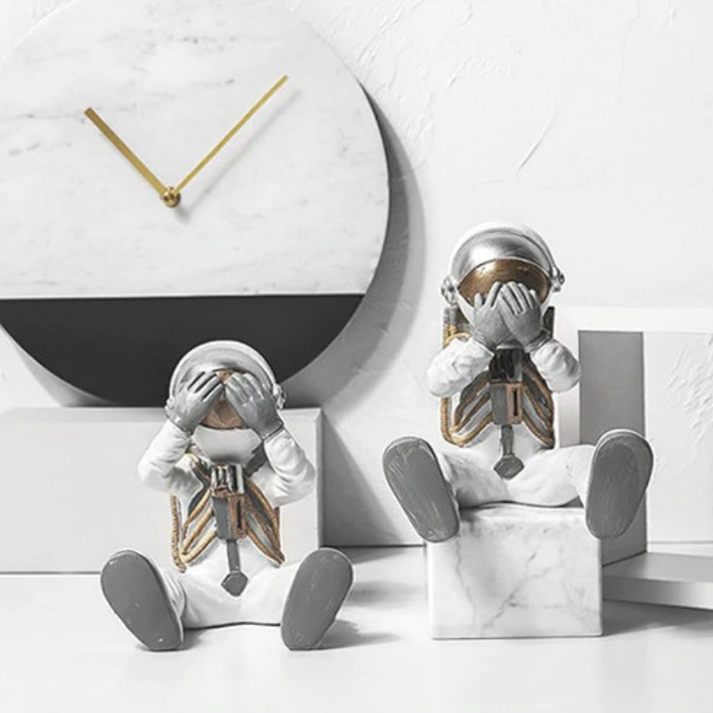 HomeQuill™ Three Wise Astronaut Figurines - Nordic Side - 