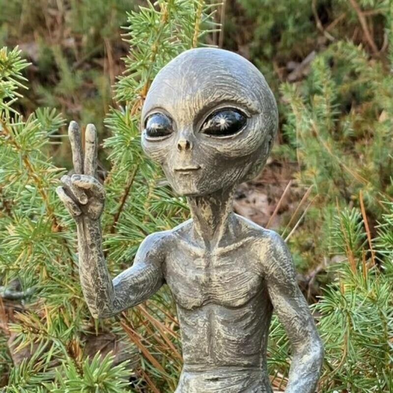 Mysterious Alien Figurines - Nordic Side - alien, figurines, mysterious, mystery