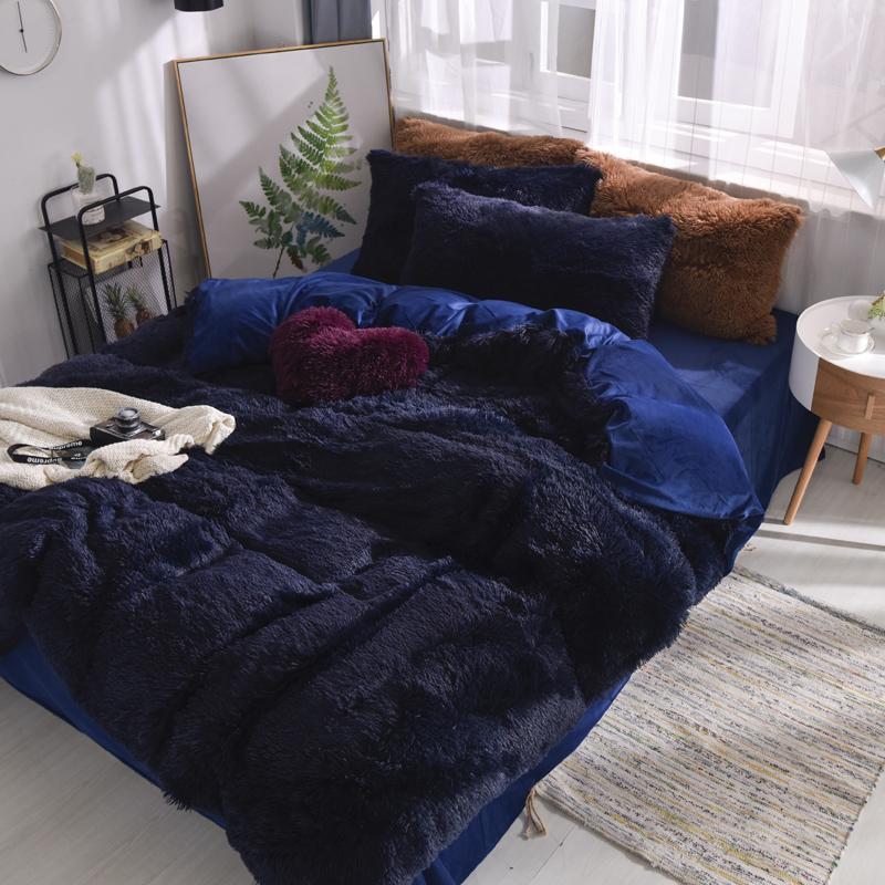 Colorful 4 Piece Faux Fur Bedding Set - Nordic Side - 