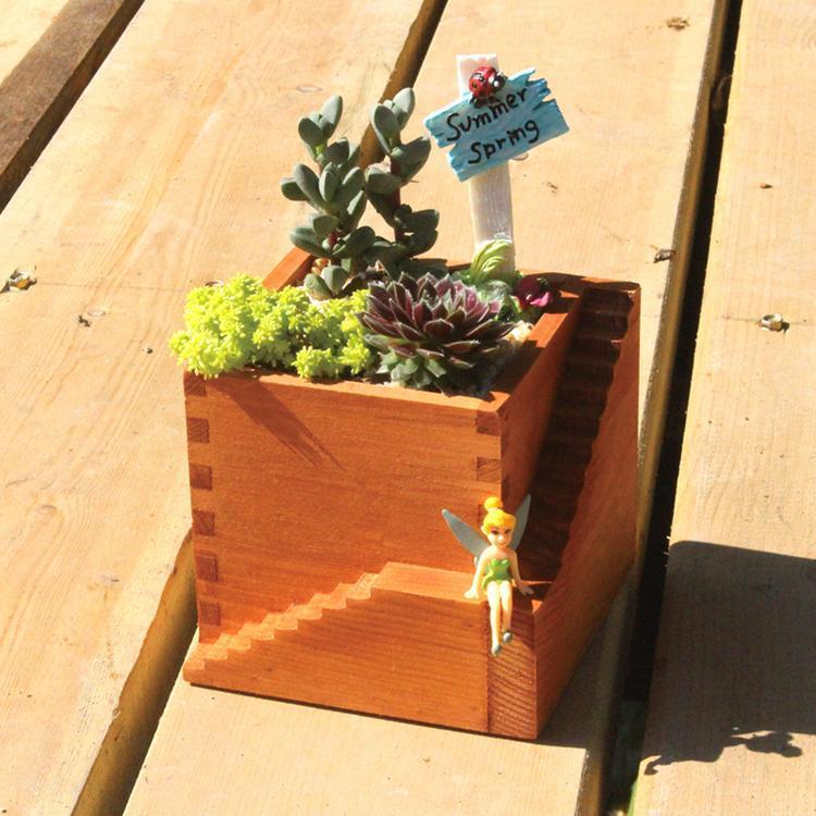 Vintage Wooden Square Step Garden - Nordic Side - 